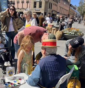 https://www.lions-club-upsala-disa.se/images/aktiviterer/malning%20maj%2026.jpg